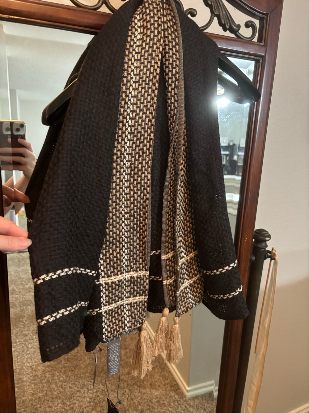 NWT Vince Camuto Women's Black and Gold Fringe Scarf 45 inches each side